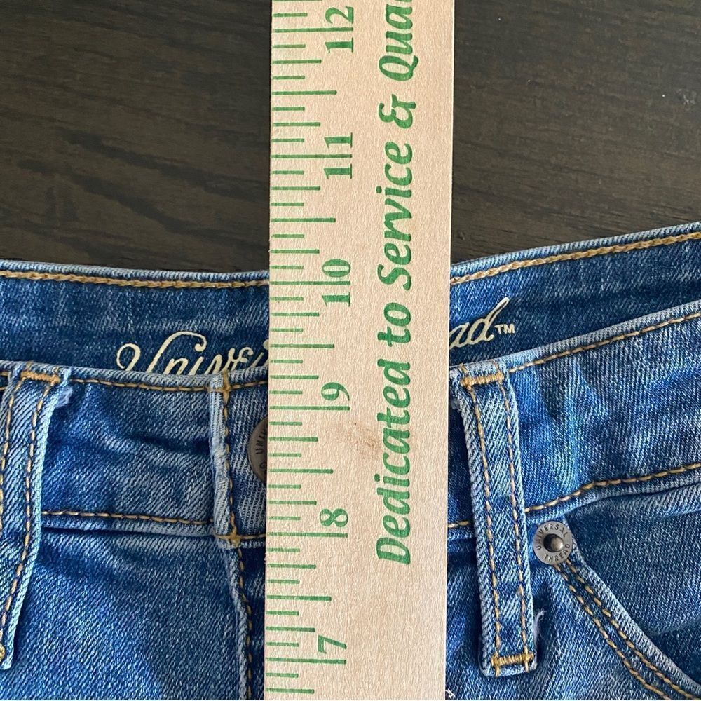Universal Thread High Rise skinny size 26 long - Picture 8 of 9